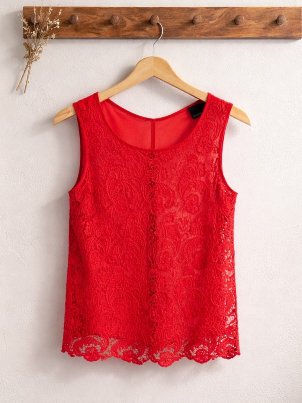 Cynthia Rowley Red Lace Sleeveless Blouse